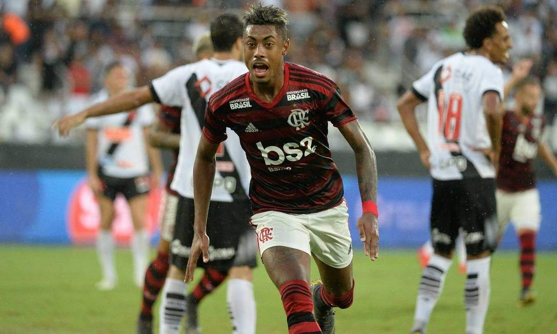 Na reapresentação do Flamengo, Bruno Henrique treina e deve jogar