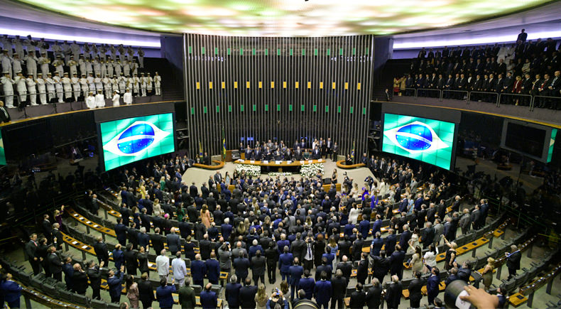 Líderes da Câmara marcam reunião para responder vídeo de Bolsonaro