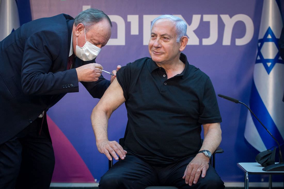 À frente na vacinação, Israel vai emitir 'passaportes verdes' a imunizados