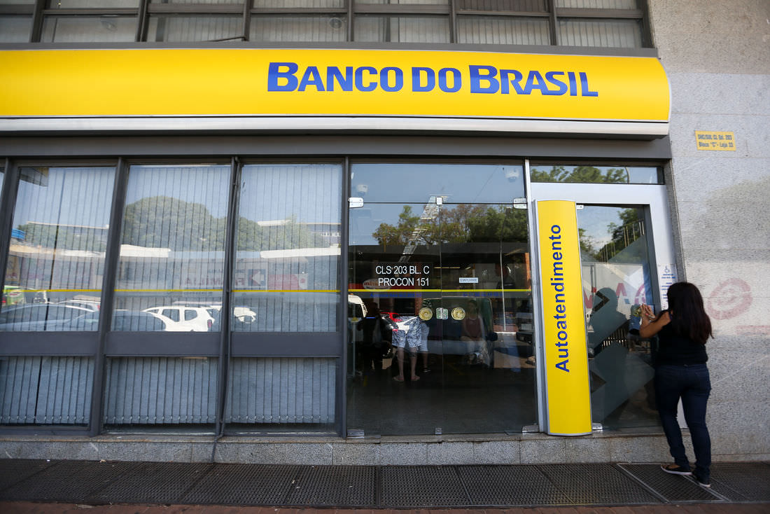 BB anuncia reestruturação que prevê fechar 361 unidades e programa de demissão voluntária