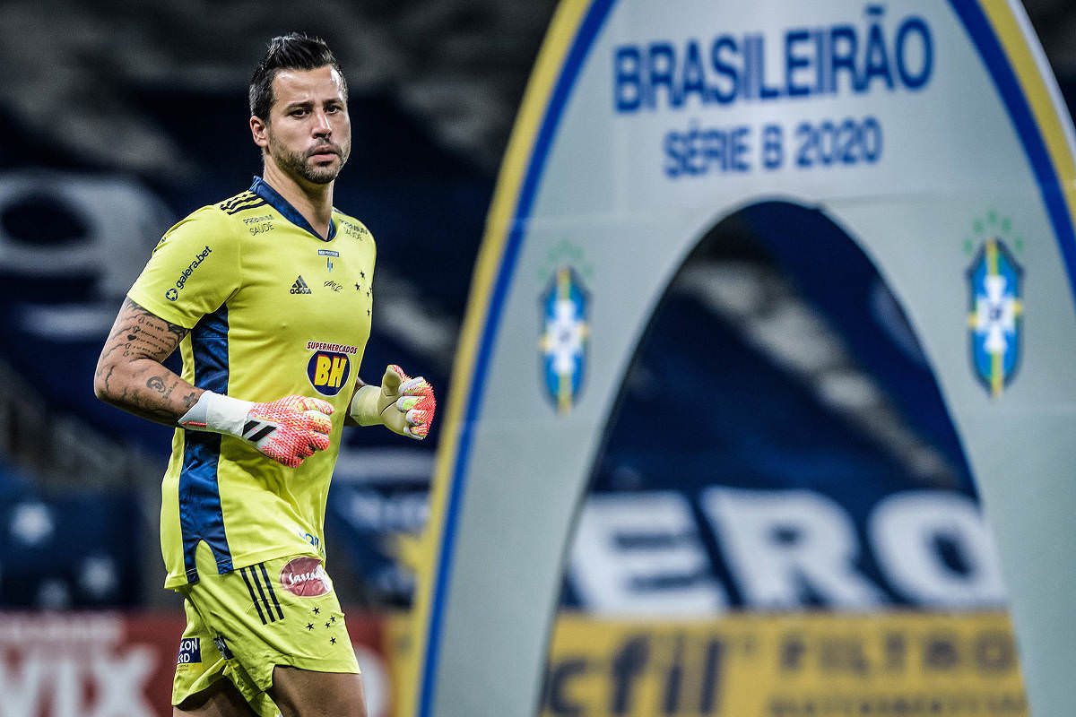 Centenário e longe da Série A, Cruzeiro celebra seu passado