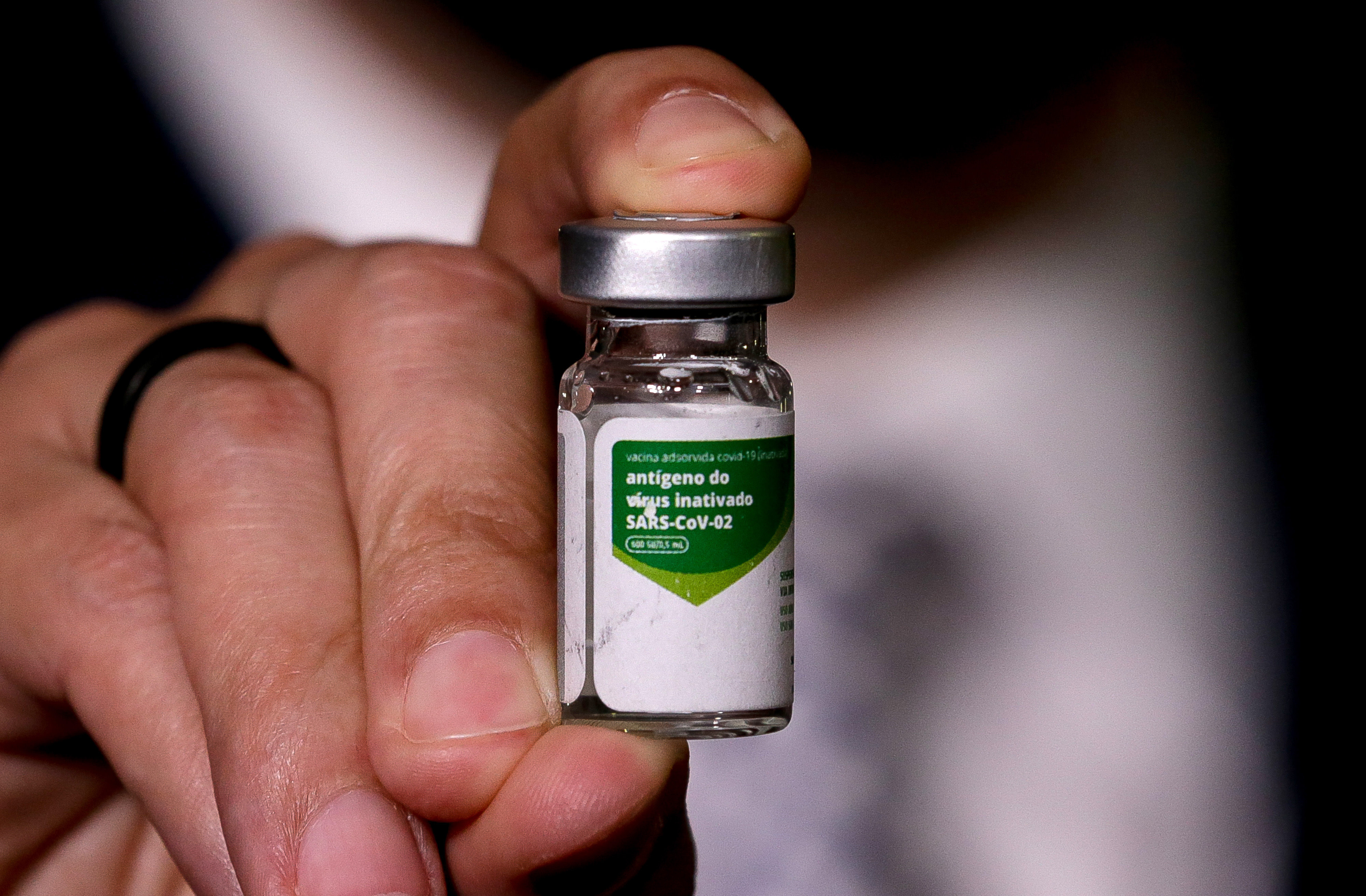 Ministério da Saúde anuncia que distribuirá vacina do Butantan a todos estados