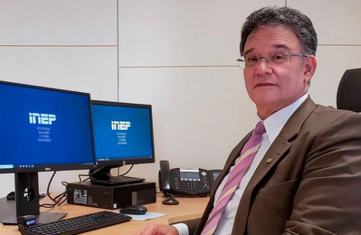 Diretor responsável pelo Enem morre de covid-19 em meio à pressão para adiar exame