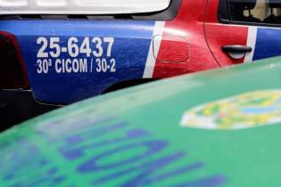 Homem é salvo pela polícia minutos antes de ser morto por facção em Manaus