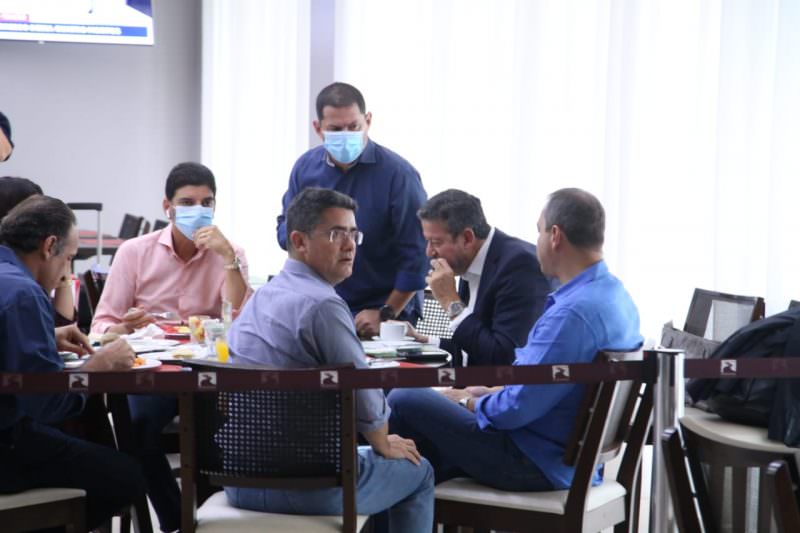 Em encontro com Arthur Lira, David Almeida reafirma aliança com Bolsonaro