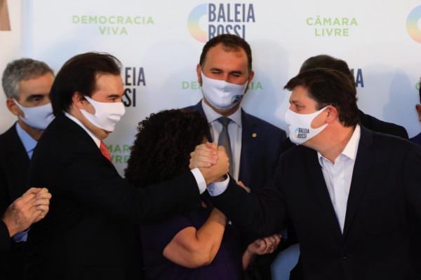 Baleia Rossi oficializa candidatura à presidência da Câmara