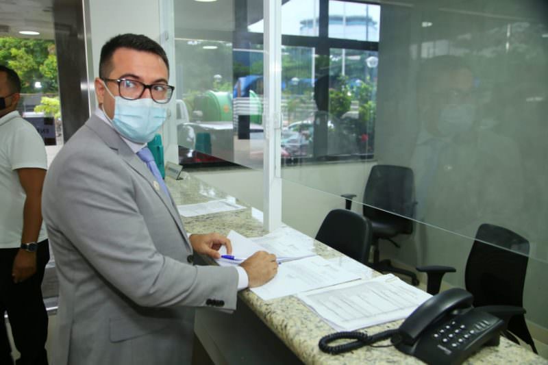 Rodrigo Guedes protocola projeto que tenta revogar aumento de salário de vereadores