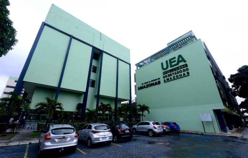 UEA lança edital de auxílio emergencial para 300 alunos em vulnerabilidade social