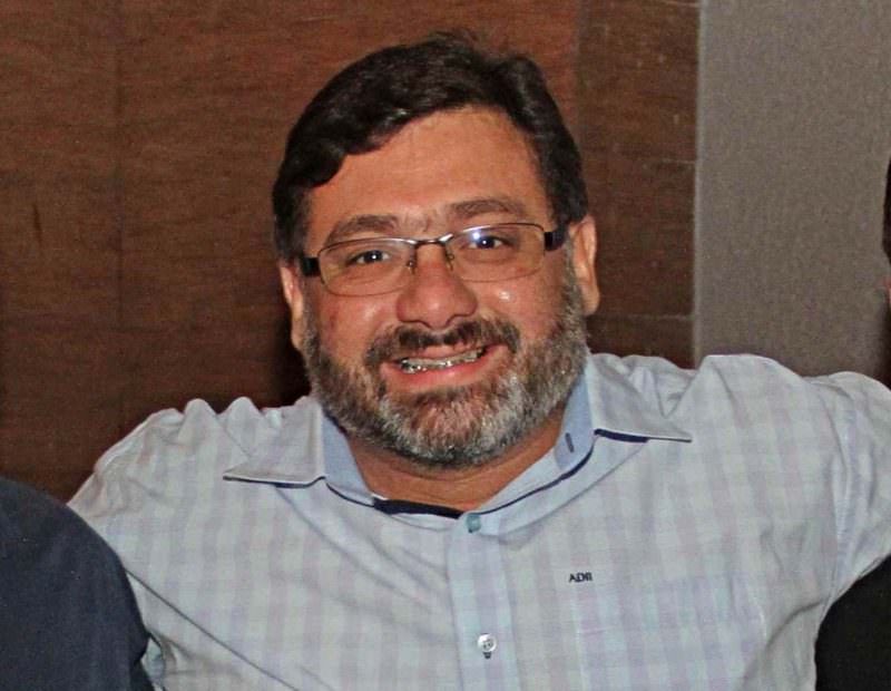Jornalista Agnaldo Oliveira morre de complicações da covid-19