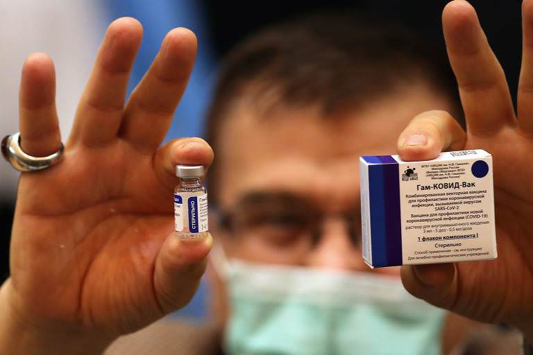 União Europeia nega estar avaliando vacina russa contra Covid-19