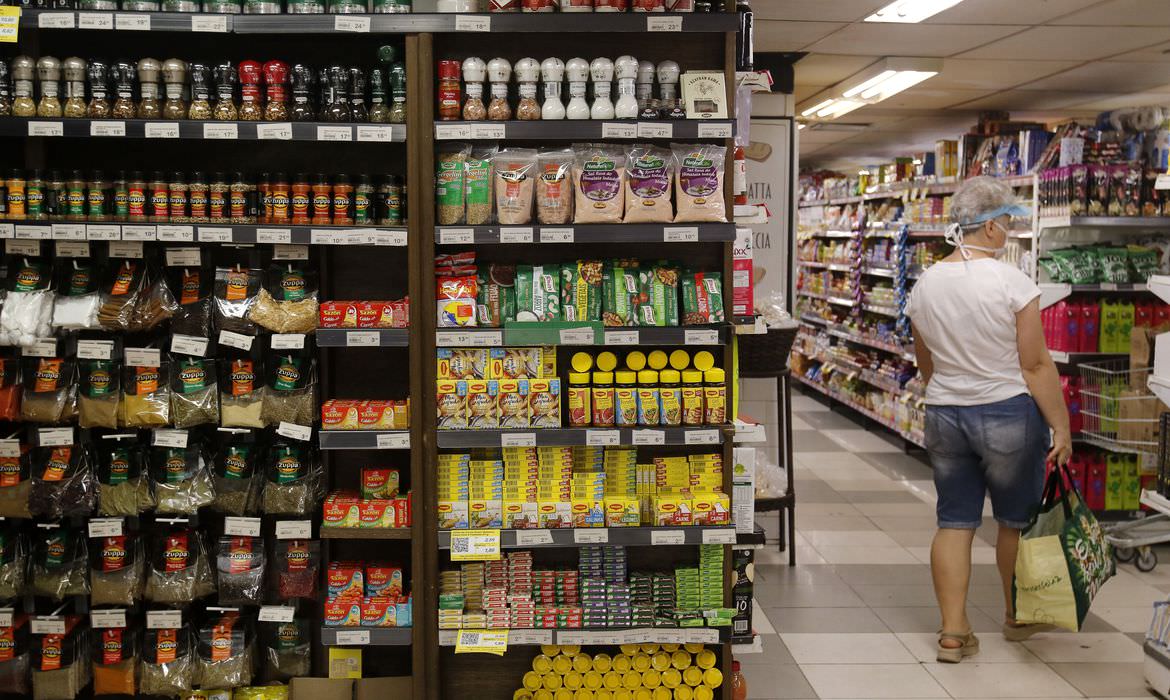 Inflação recua nas sete capitais pesquisadas em janeiro supermercados