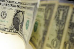 Dólar e juros futuros têm alta após Bolsonaro falar sobre preço de combustíveis