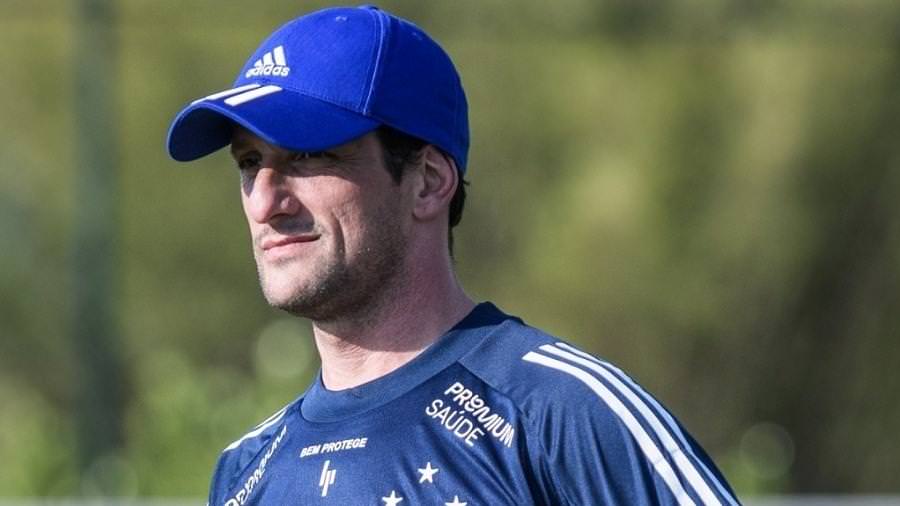 Cruzeiro anuncia Belletti como auxiliar técnico fixo do time principal