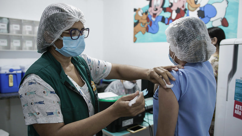Covid-19: Manaus alcança meta de vacinar 90% dos trabalhadores da saúde
