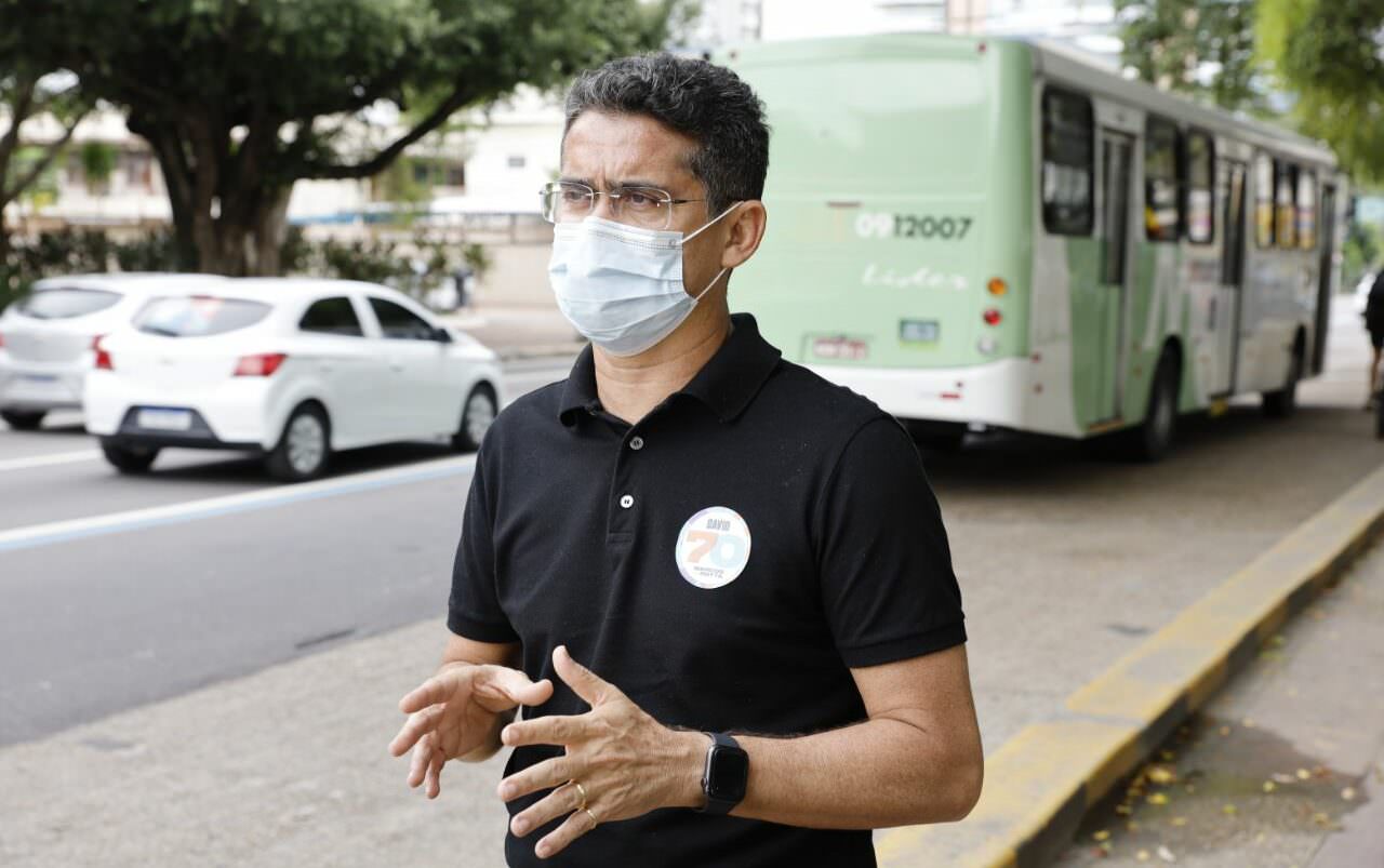David Almeida acompanha reunião entre Sinetram e rodoviários sobre paralisação de ônibus
