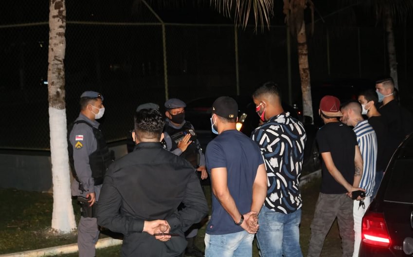 Festa de aniversário clandestina é encerrada pela polícia no Tarumã