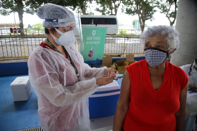 Manaus deve chegar a 100 mil vacinados contra covid-19 nesta quinta-feira