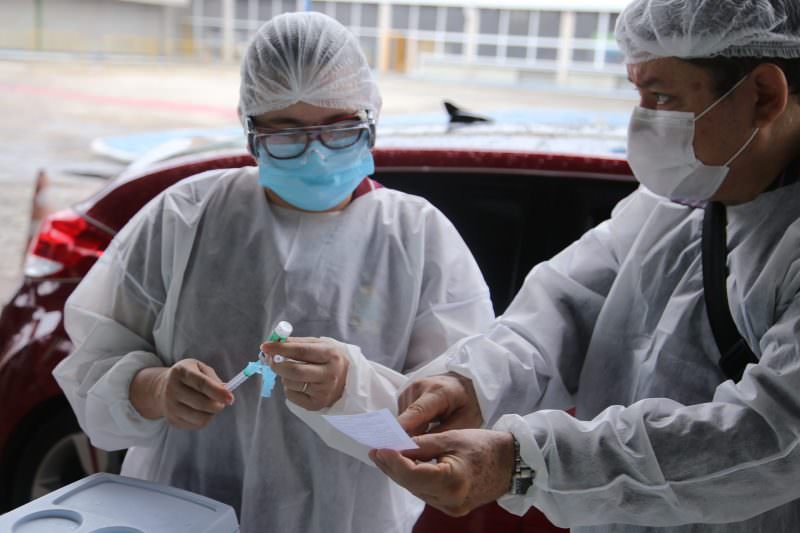 Manaus começa a vacinar pessoas de 45 a 49 anos com comorbidades nesta terça