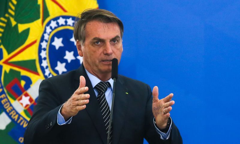Bolsonaro diz não ter influência sobre Petrobras e que não quer ser ditador