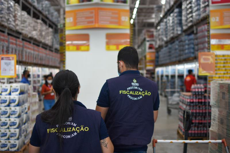 Supermercado tem 21,7 kg de produtos vencidos apreendidos em Manaus