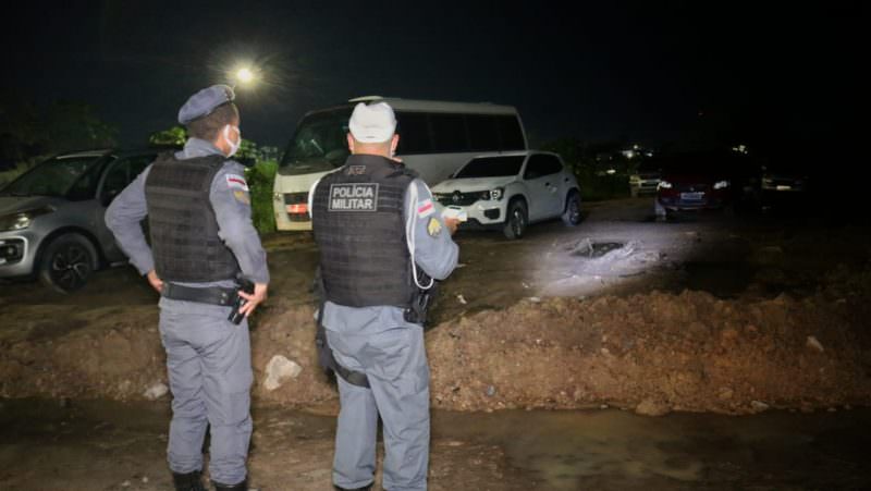 Polícia prende cinco pessoas em festa clandestina na zona norte