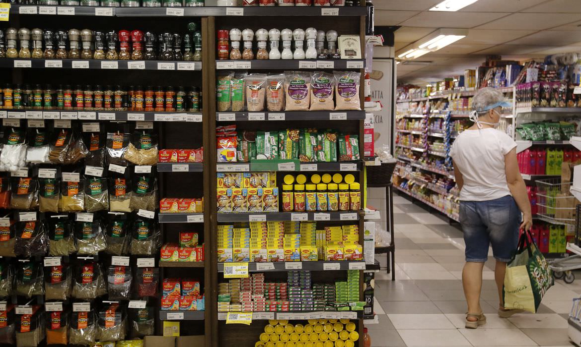 Inflação recua nas sete capitais pesquisadas em janeiro supermercados