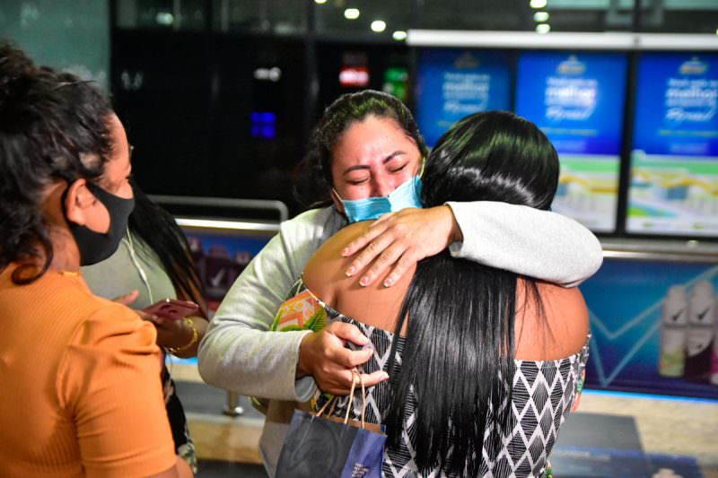 Muita emoção marca retorno de mais seis pacientes recuperados da covid-19