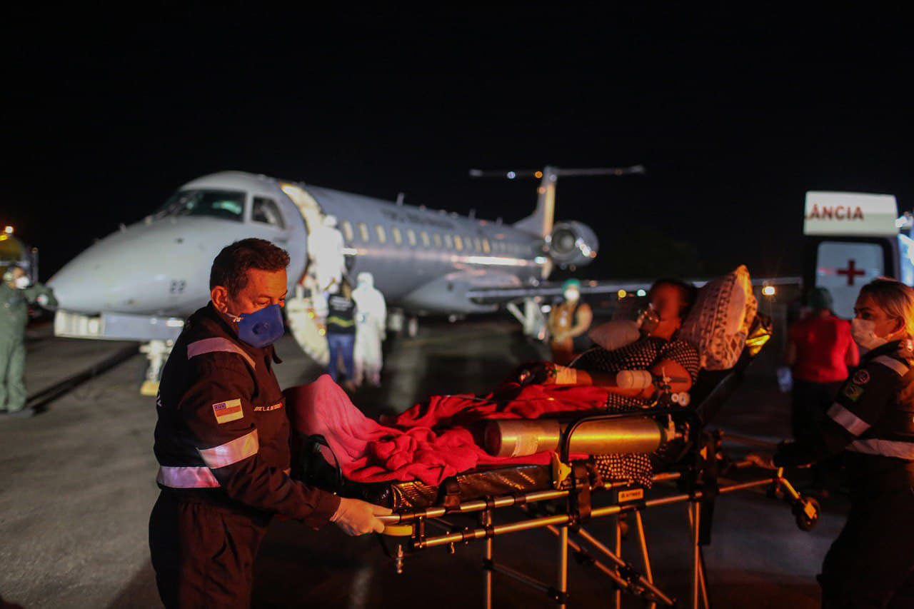 Amazonas transfere 17 pacientes com covid-19 para Tocantins