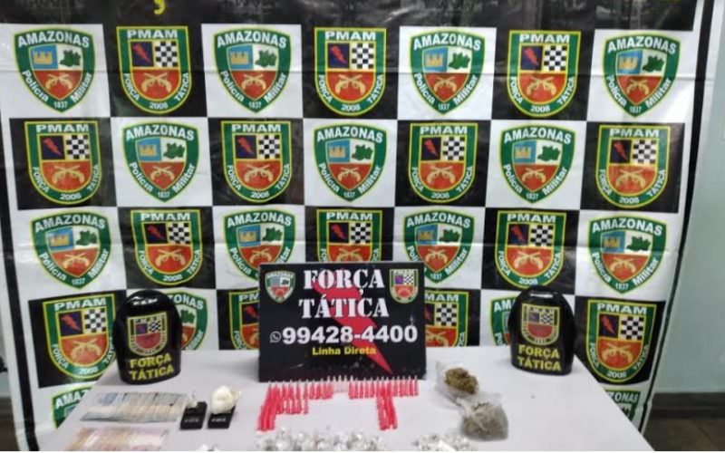 Jovens são detidos com mochila cheia de drogas na zona Sul de Manaus
