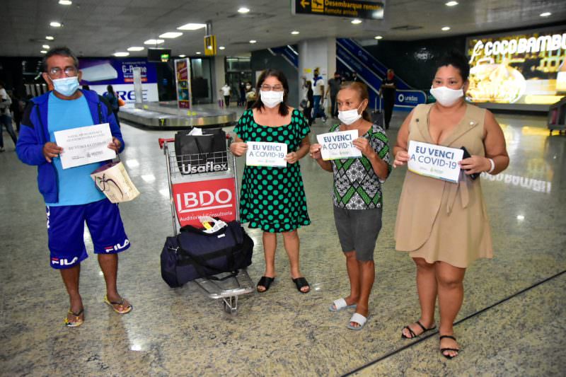 Mais cinco recuperados da covid-19 retornam a Manaus