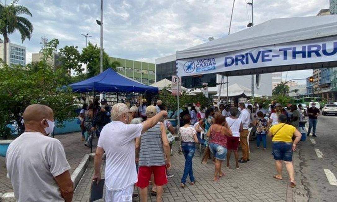 Doses acabam e vacinação é interrompida em cidades da região metropolitana do Rio