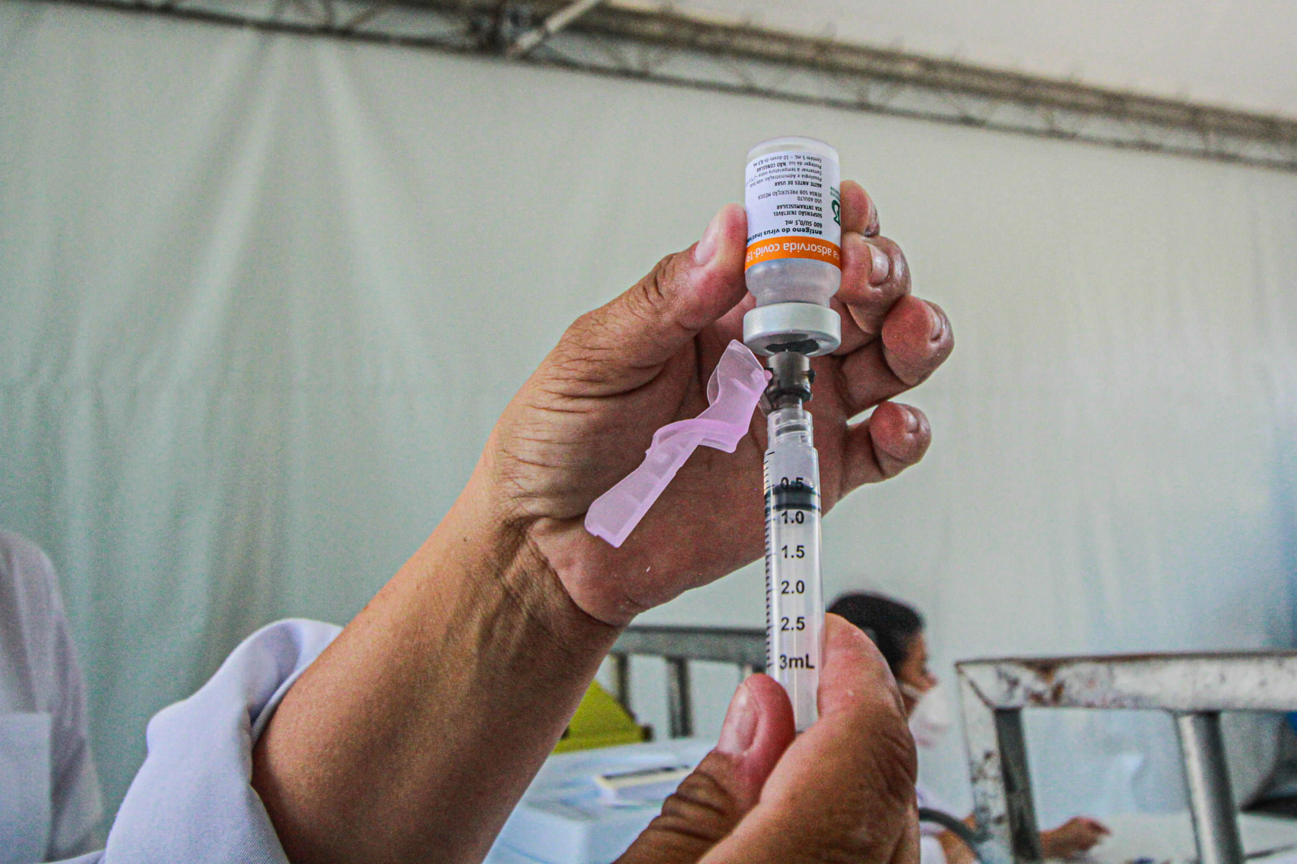 Manaus antecipa vacinação de pessoas com 55 a 57 anos com comorbidades