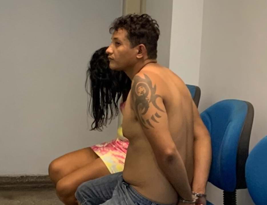 Casal de traficantes que vendia drogas ao ar livre é preso no bairro Jorge Teixeira