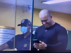 PF afirma que assessores entregaram celulares a Daniel Silveira na prisão