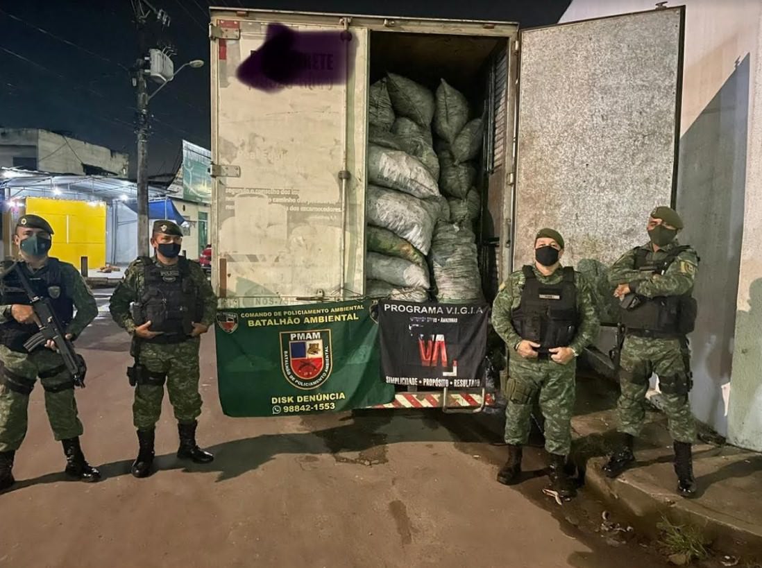 PM apreende carga de carvão ilegal avaliada em mais de R$ 121 mil na AM-010