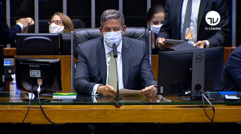 Para Lira, 'espiral de erros' no combate à pandemia pode gerar remédios 'fatais' no Congresso