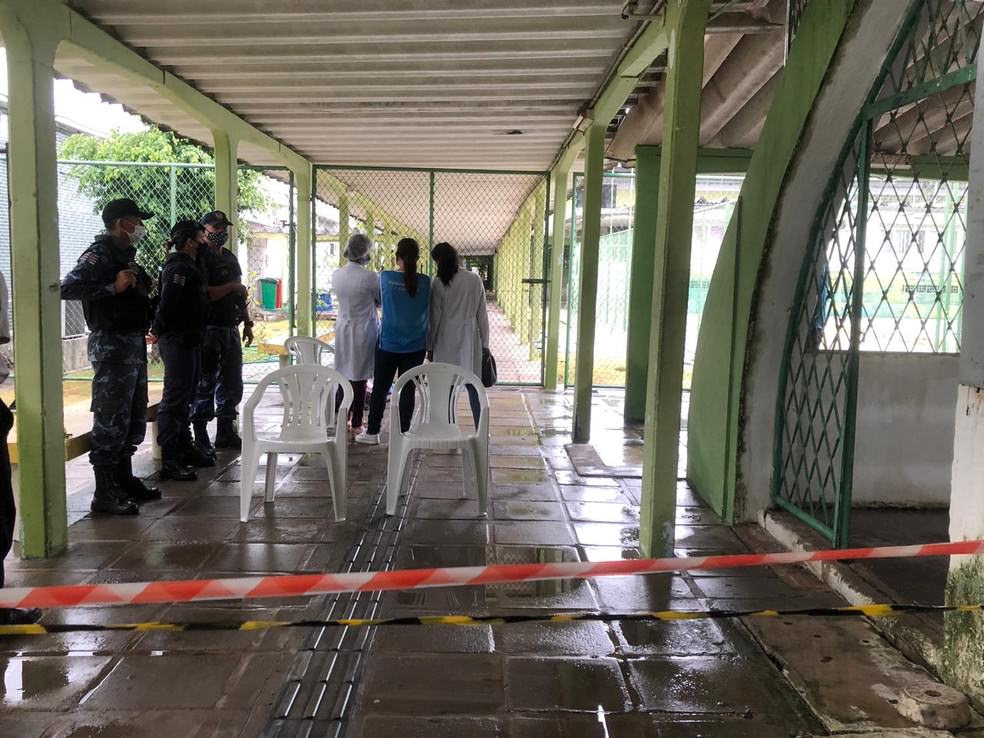 Idoso de 70 anos morre na fila da vacinação contra a Covid-19