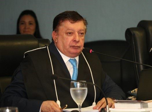 Josué Filho deixa TCE com aposentadoria vitalícia de mais de R$ 36 mil