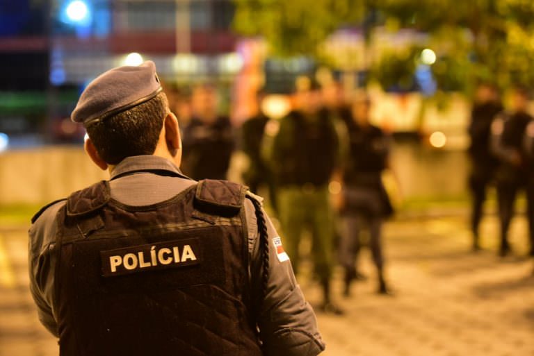 Jovem é preso pela PM por roubar ônibus na zona Leste
