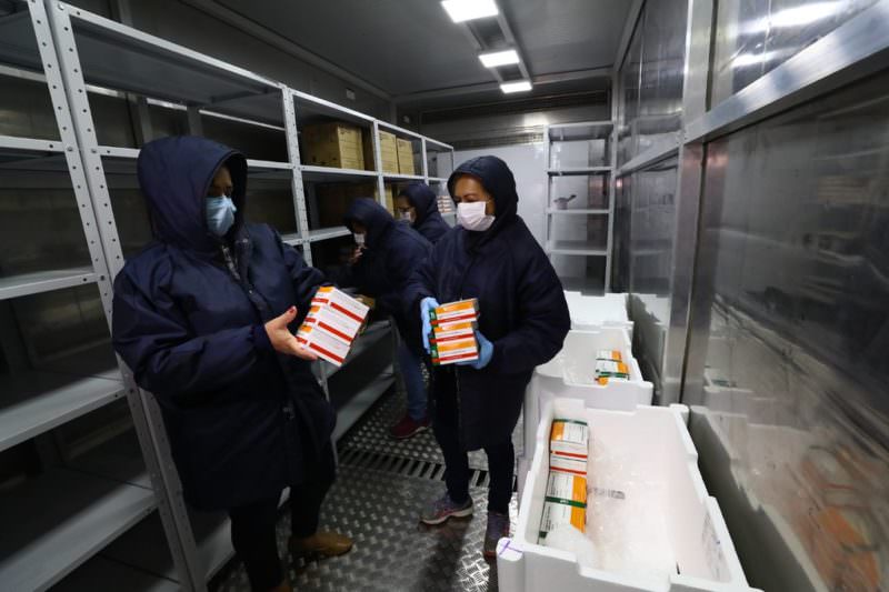 Covid-19: Amazonas alcança marca de 312.550 doses de vacina aplicadas