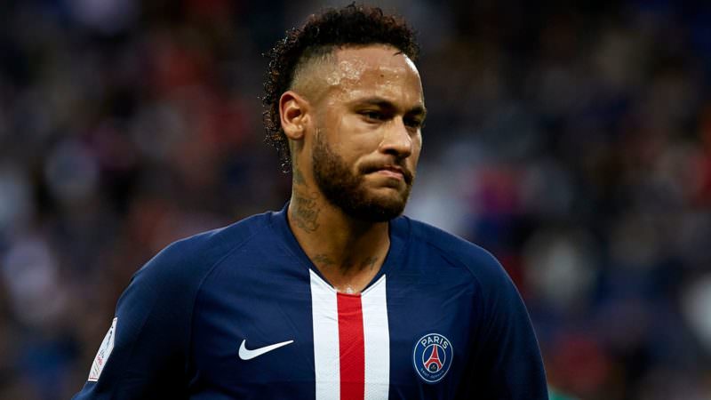 Neymar JR atualmente joga pelo time francês PSG