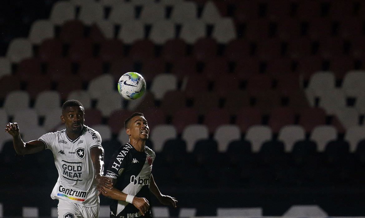 Clássico: Vasco e Botafogo se enfrentam neste domingo no São Januário