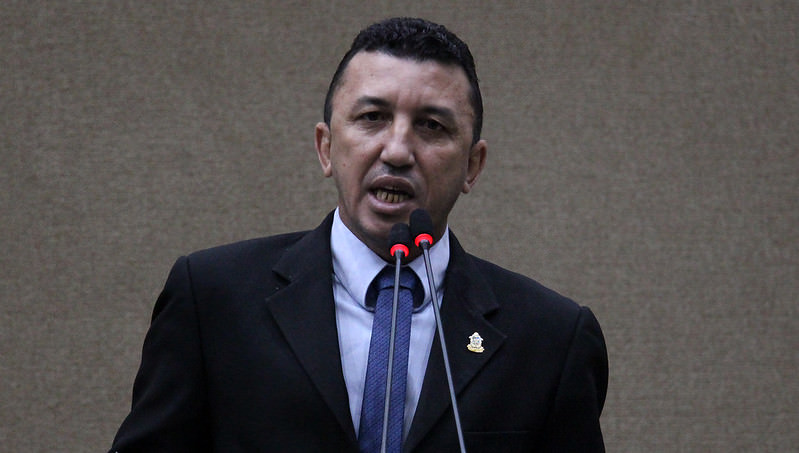 Vereador Sassá pede para ‘arrochar peia’ em quem realizar festa clandestina em Manaus