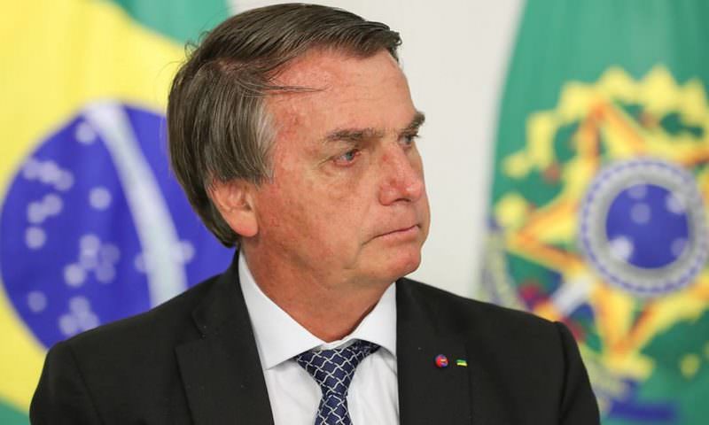 Bolsonaro recua e declara ‘Se acharem que devo vacinar, vacino, não tem problema’