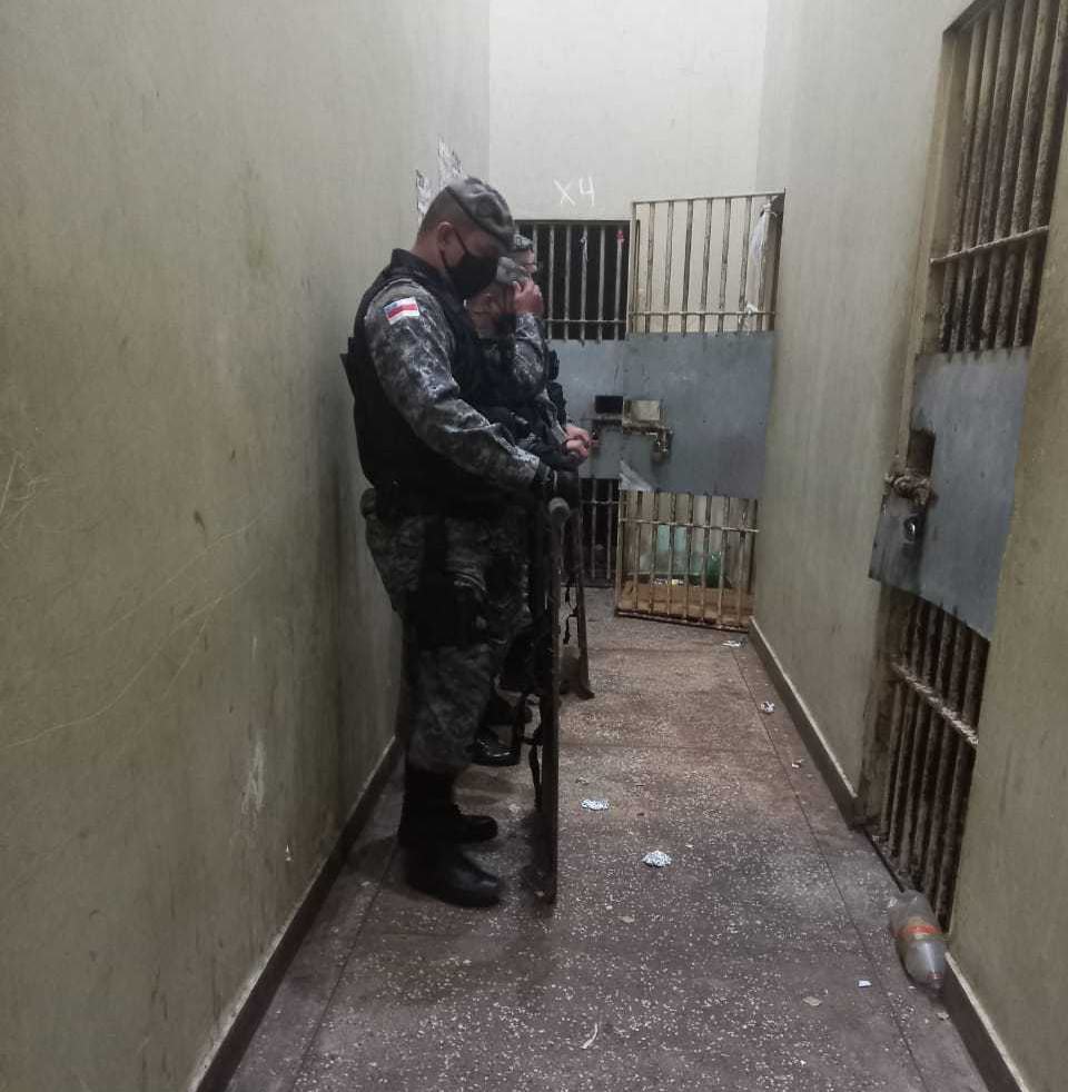 Em Manacapuru, presos tentam romper parede de concreto e fugir