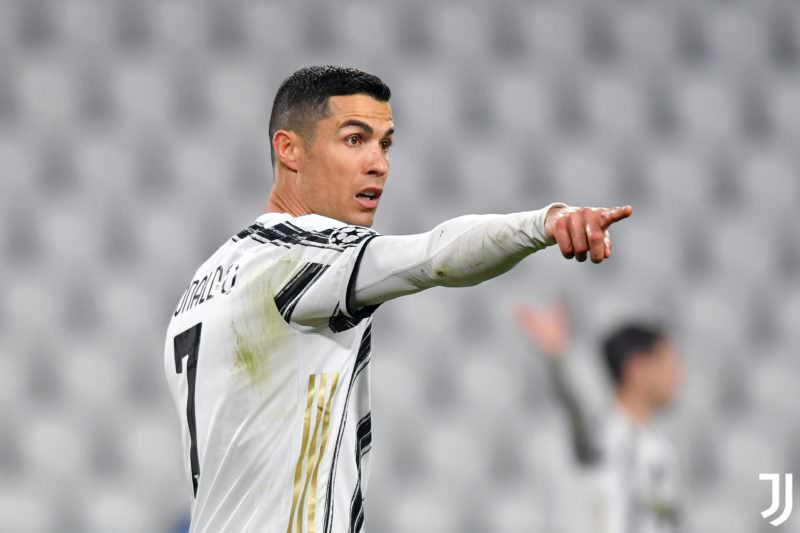 Cristiano Ronaldo desabafa após eliminação na Champions: ‘campeões nunca desistem’