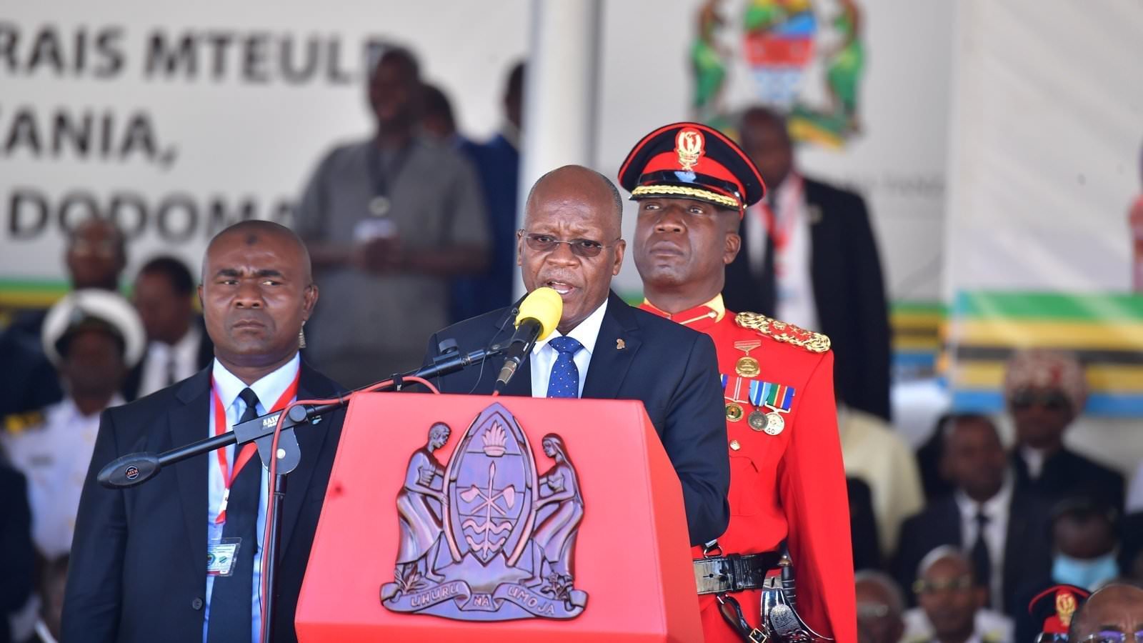Presidente da Tanzânia morre aos 61 anos