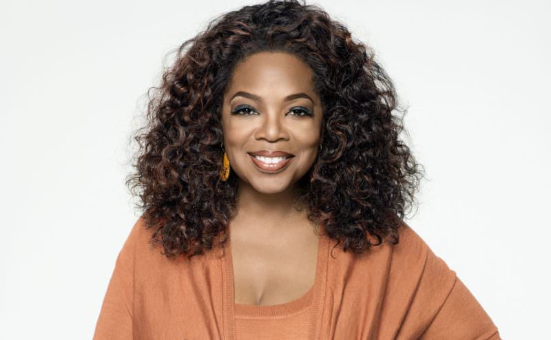 Oprah nega envolvimento de Rainha Elizabeth em acusações de racismo