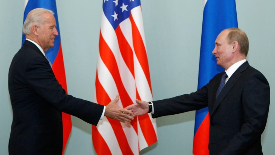 'Ele pagará um preço', diz Biden sobre interferência de Putin nas eleições americanas