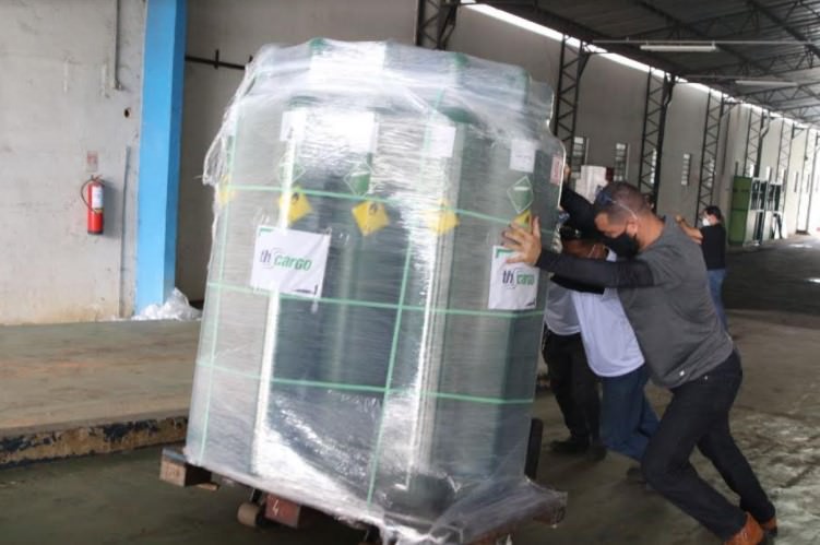 Amazonas recebe doação de 100 cilindros de oxigênio da Petrobras